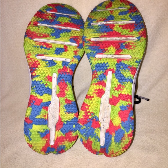 Under Armour Youth Sneakers - Picture 5 of 6